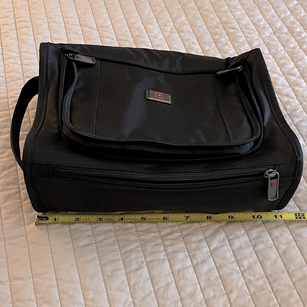 SwissGear Black Toiletry Bag